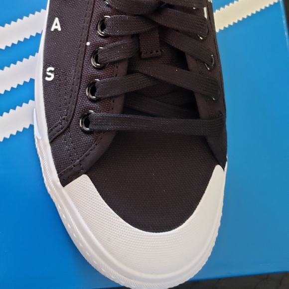 Adidas shoes - Picture 4 of 4